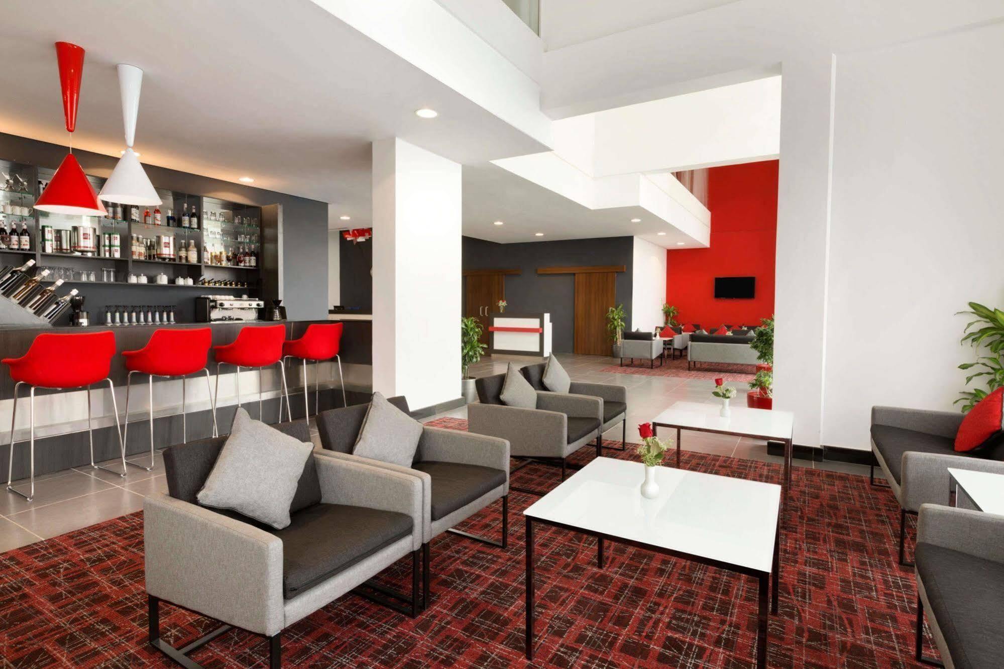 Ramada Encore Al Khobar Olaya Bagian luar foto