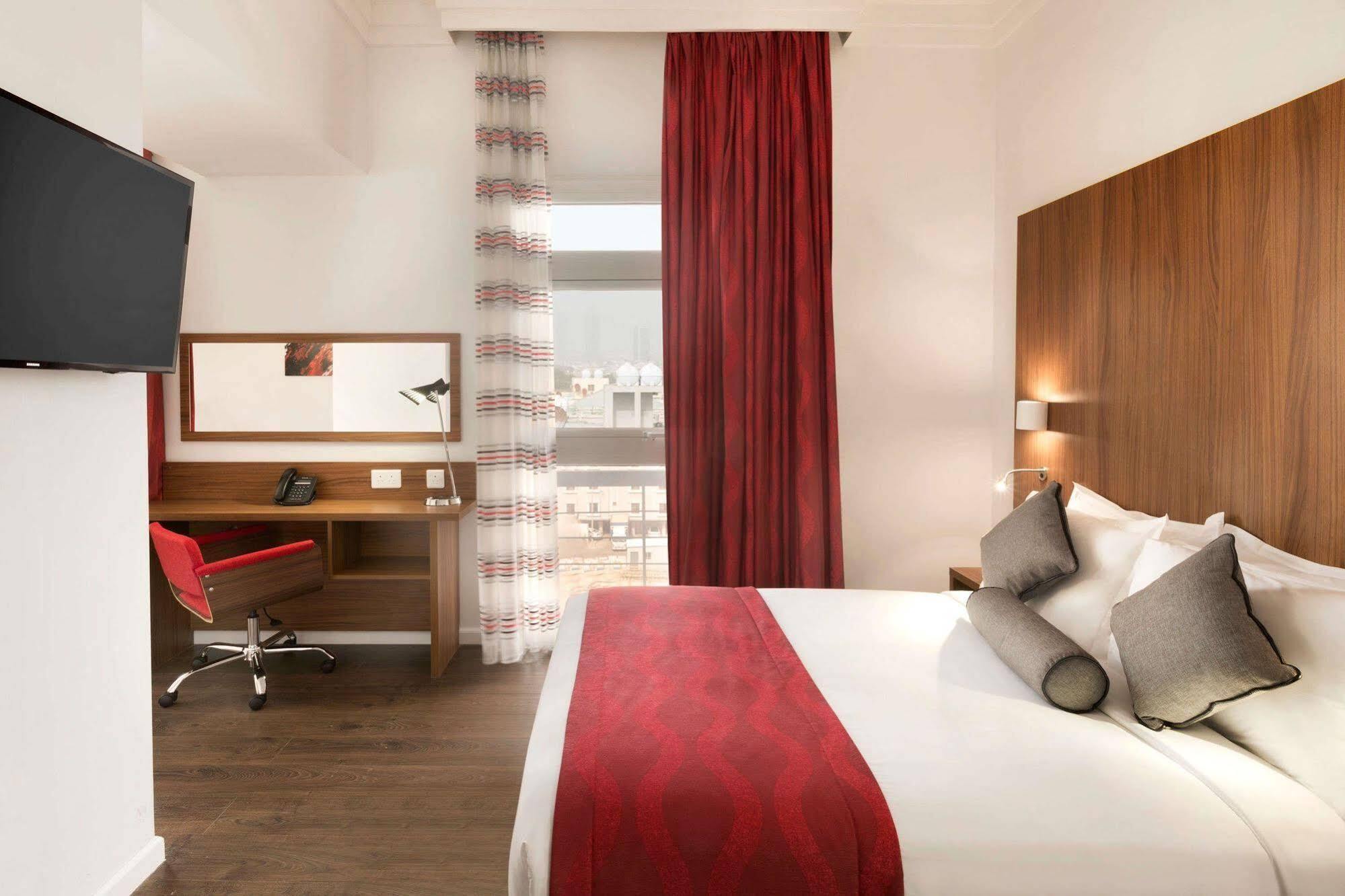 Ramada Encore Al Khobar Olaya Bagian luar foto