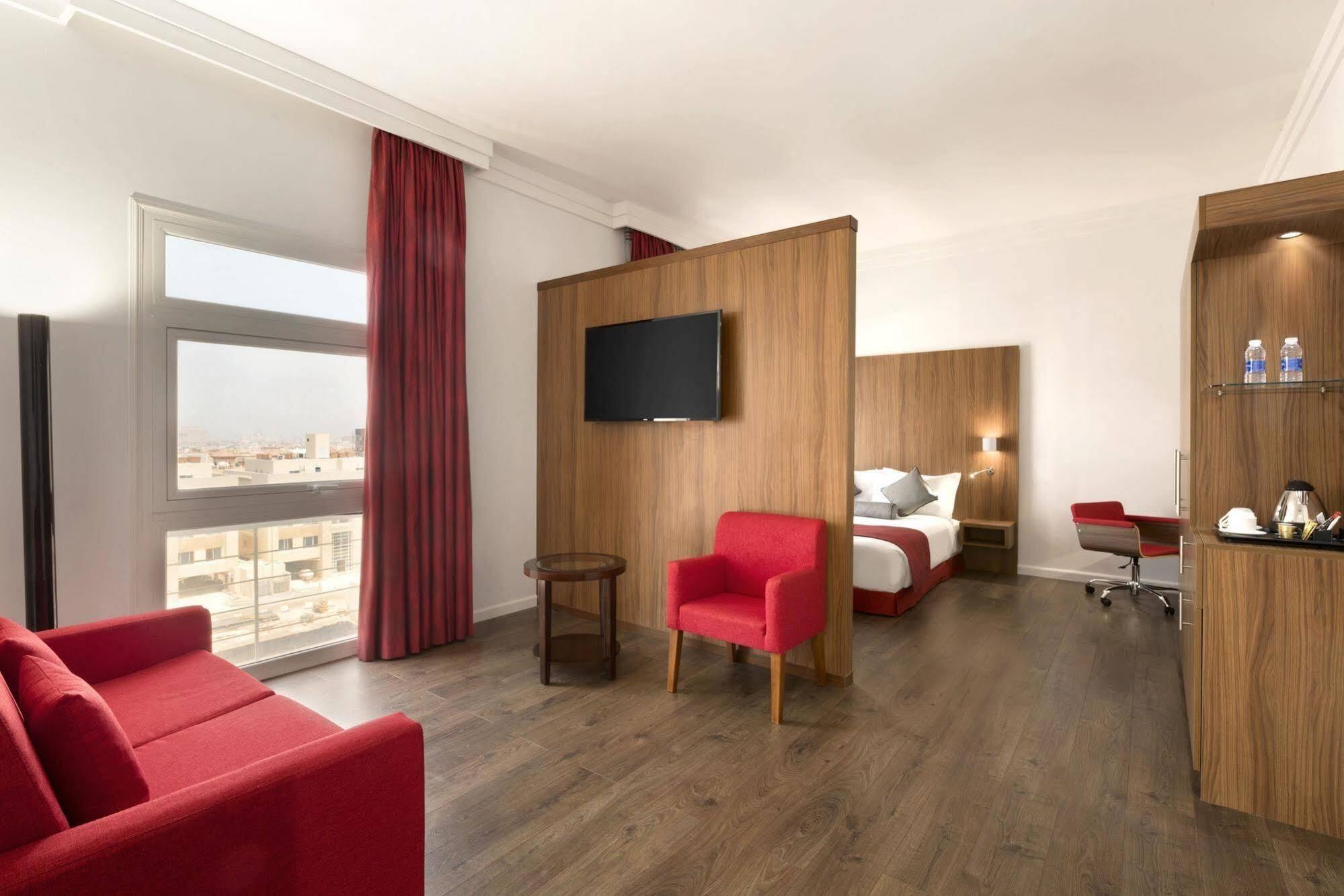 Ramada Encore Al Khobar Olaya Bagian luar foto